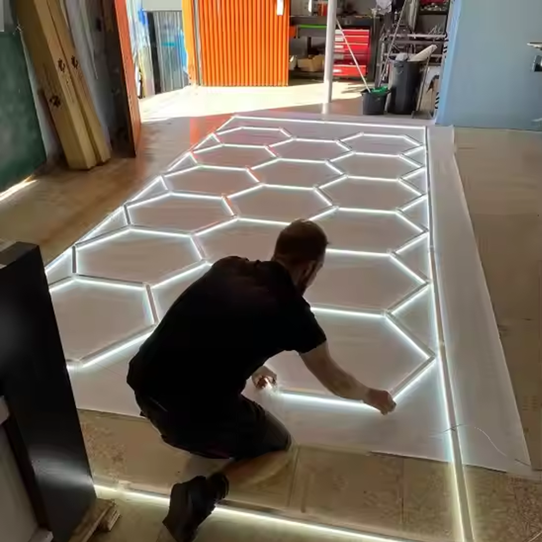 Hexagon Iluminat cu LED pentru garaje și ateliere (244x485 cm)