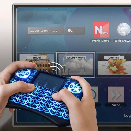 Tastatură, mouse tactil, gamepad și telecomandă într-un singur dispozitiv