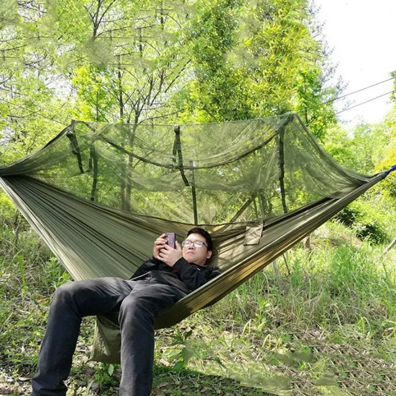 Sezlong de camping in aer liber cu plasa de tantari