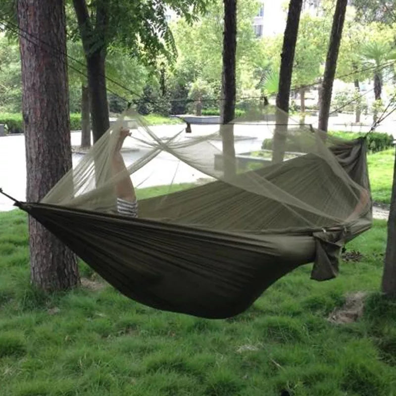 Sezlong de camping in aer liber cu plasa de tantari